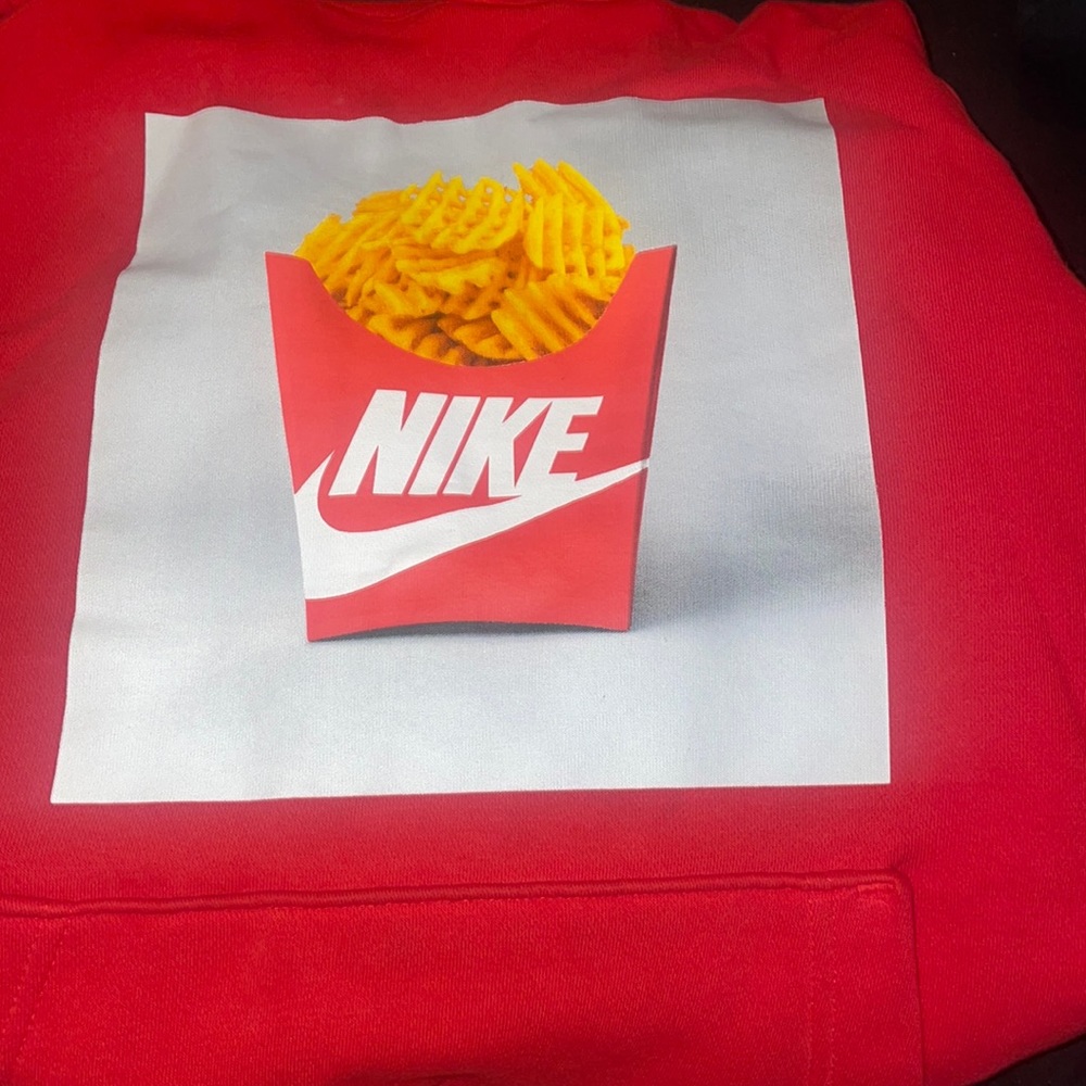 Nike hoodie worn but still nice !